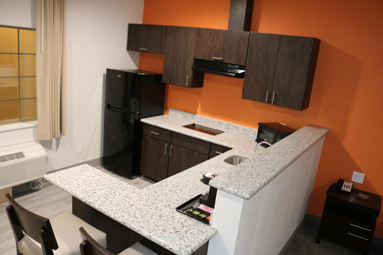 | Scottish Inn & Suites - IAH Airport