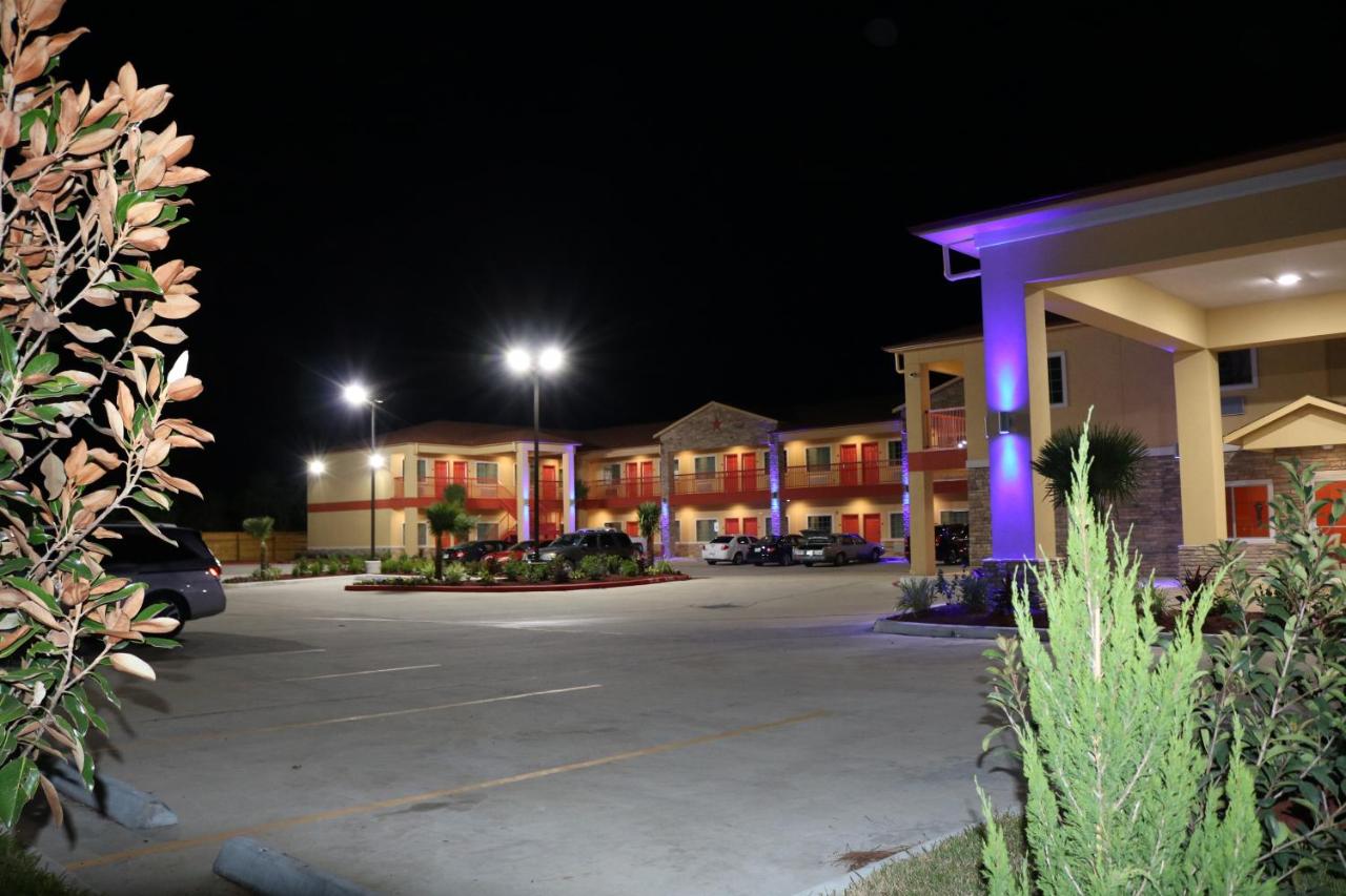 | Scottish Inn & Suites - IAH Airport