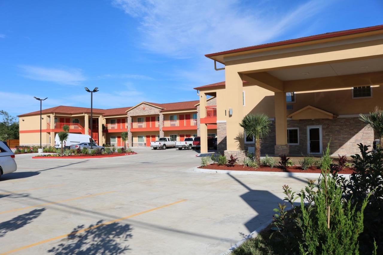 | Scottish Inn & Suites - IAH Airport