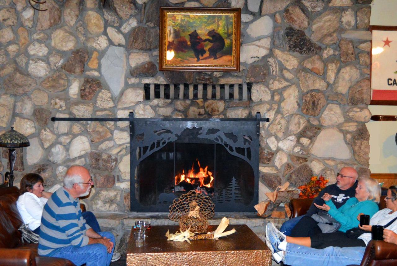 | Montecito Sequoia Lodge