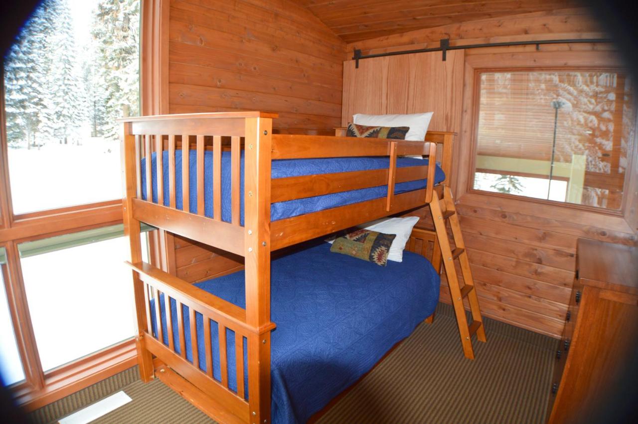 | Montecito Sequoia Lodge