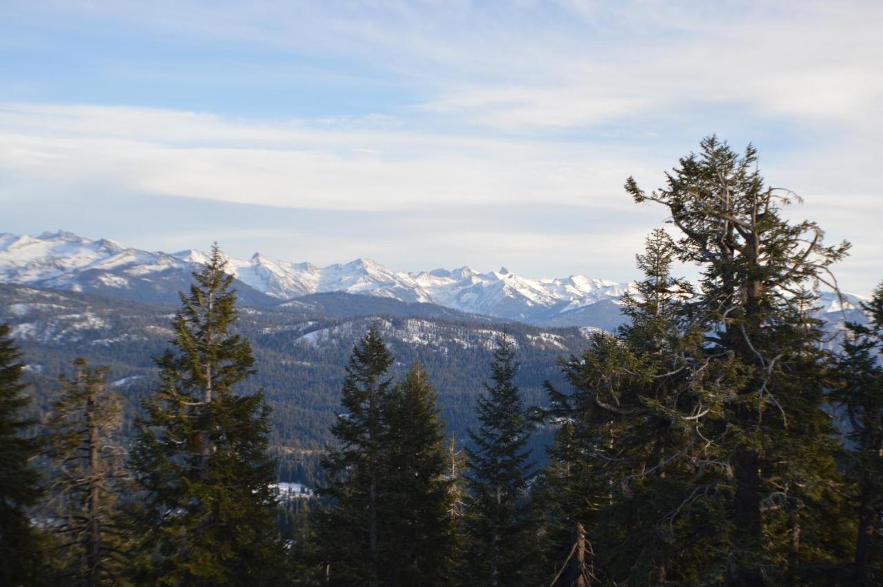 | Montecito Sequoia Lodge