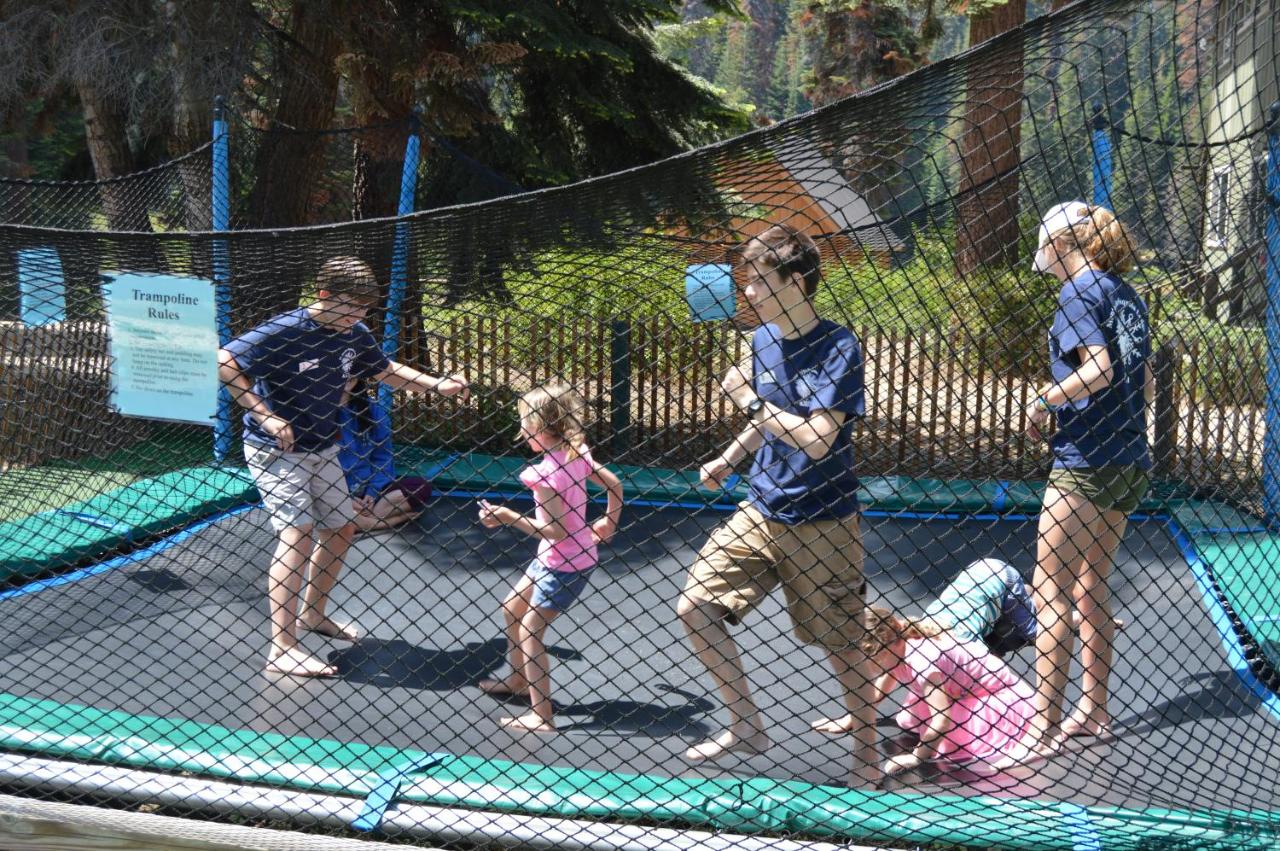 | Montecito Sequoia Lodge