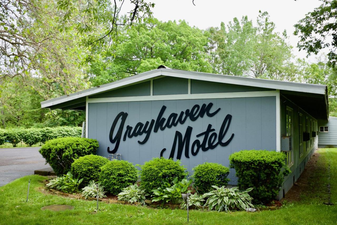  | The Grayhaven Motel