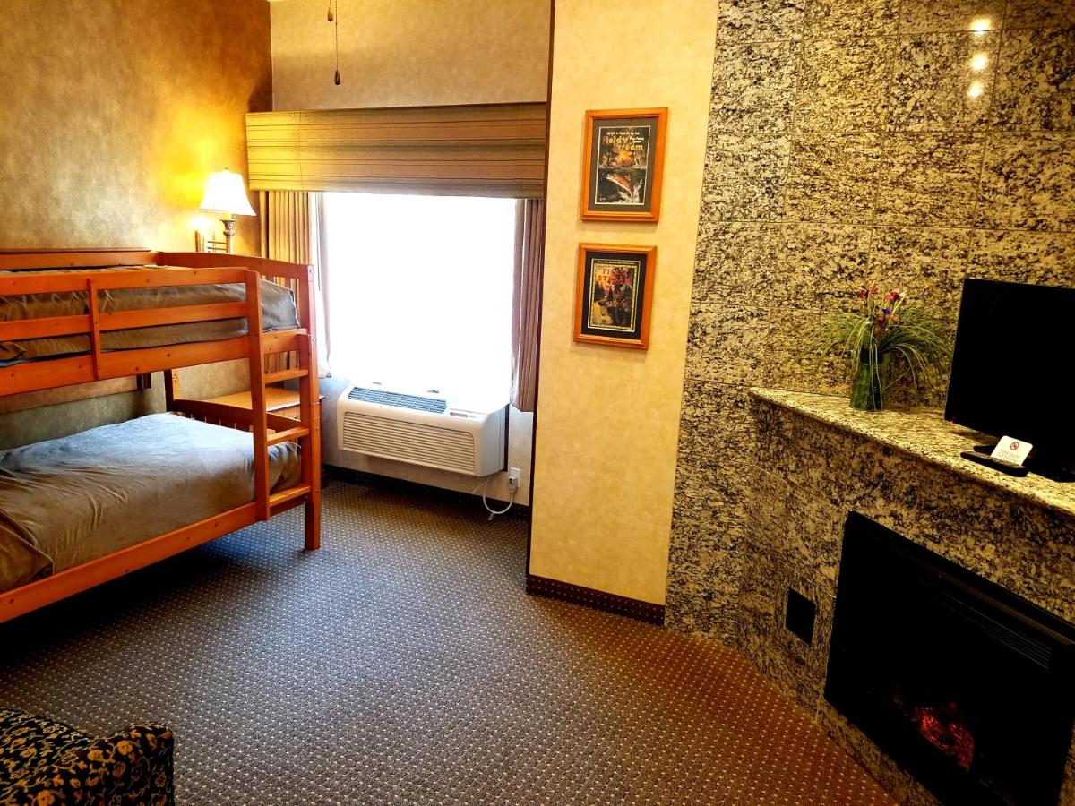  | Rushmore Express & Suites