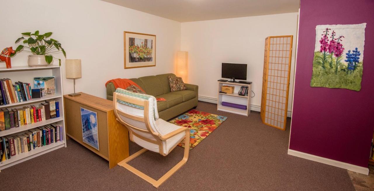 | Gardenside Bed and Breakfast