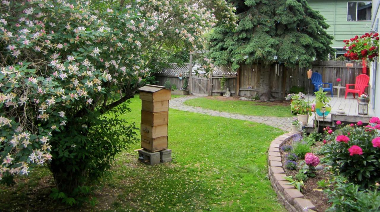 | Gardenside Bed and Breakfast