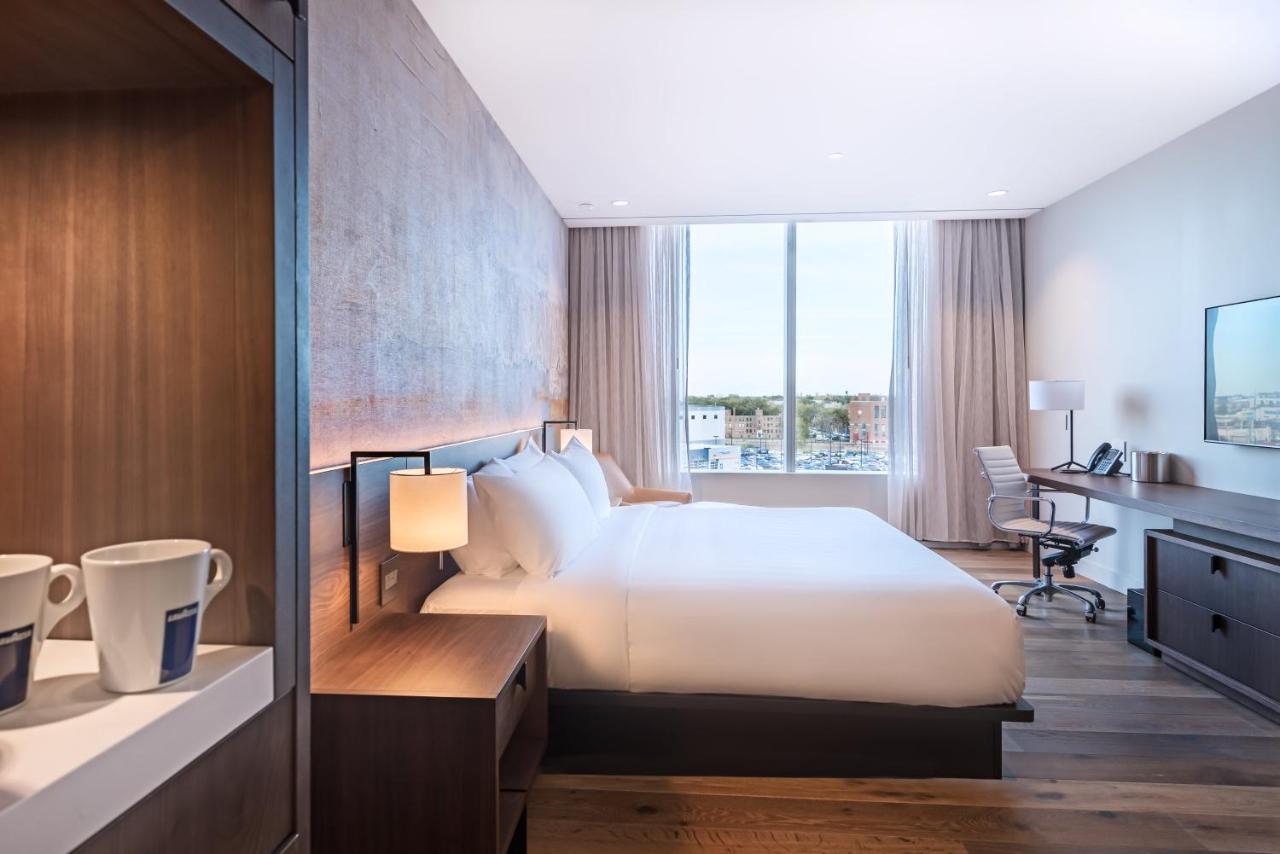 Deluxe King Room at The Hotel at Midtown