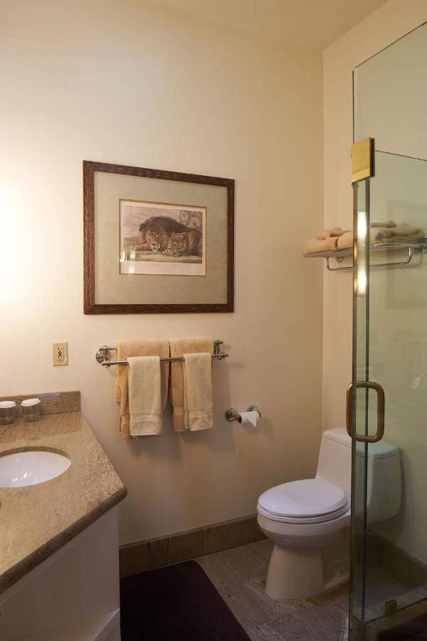 Deluxe King Suite at Hotel Mac