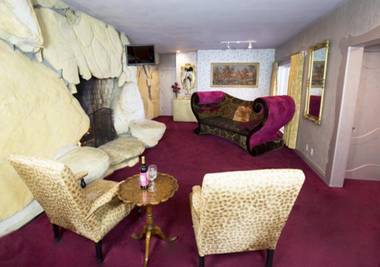 Traveler's Suite at Madonna Inn