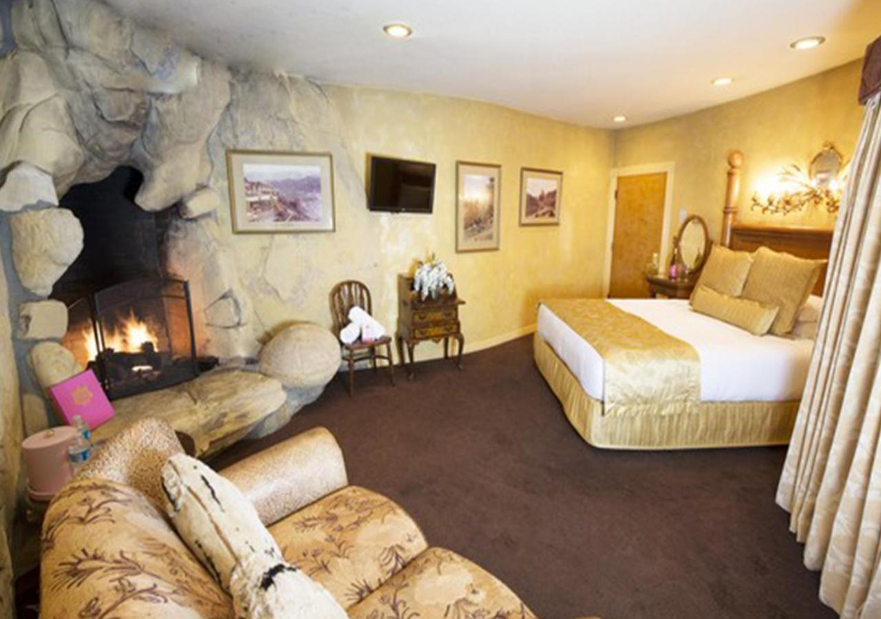 Highway Suite at Madonna Inn
