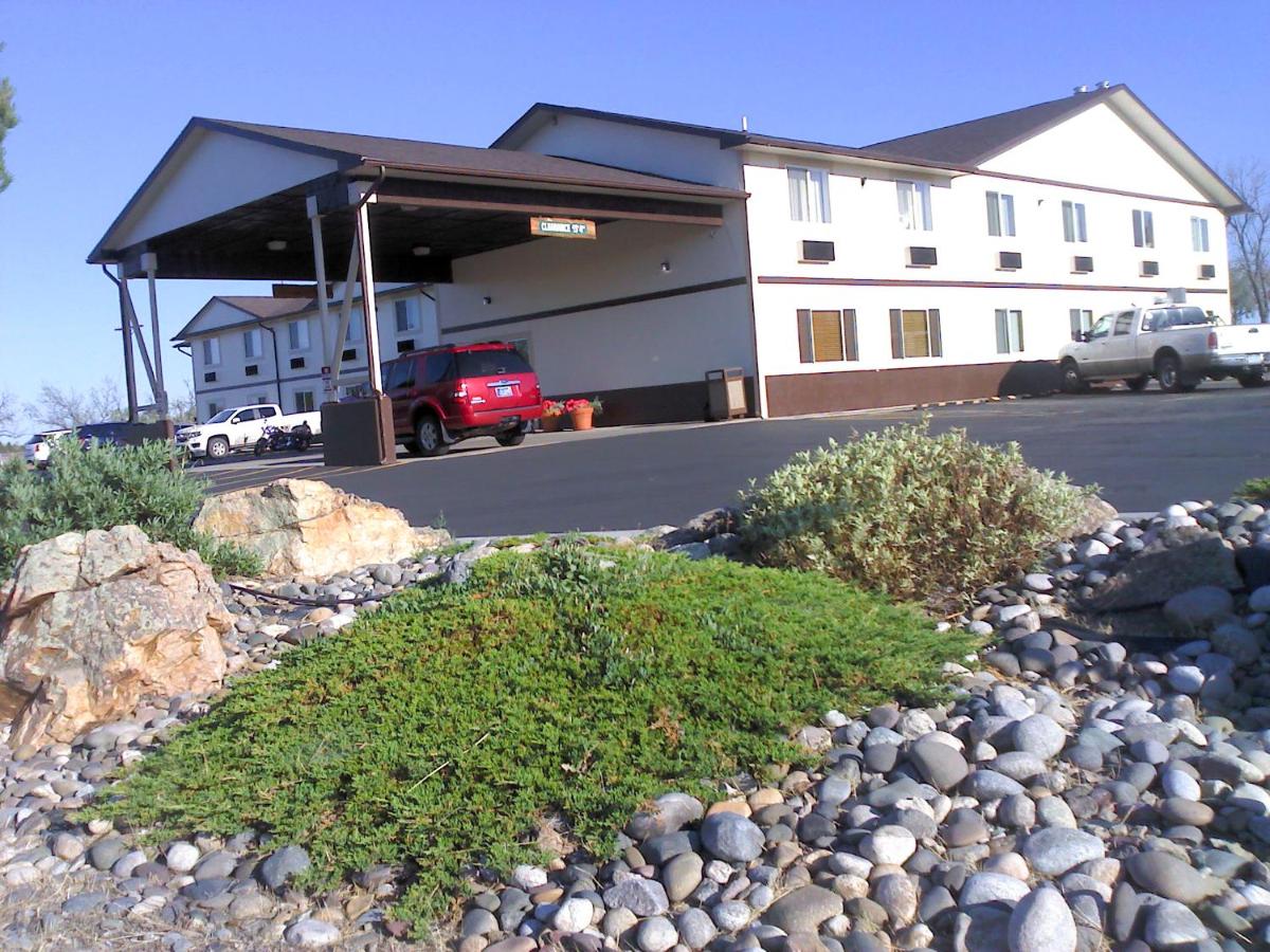 | Colstrip Inn & Suites