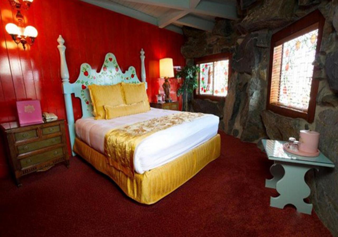 Wilhelm Tell at Madonna Inn