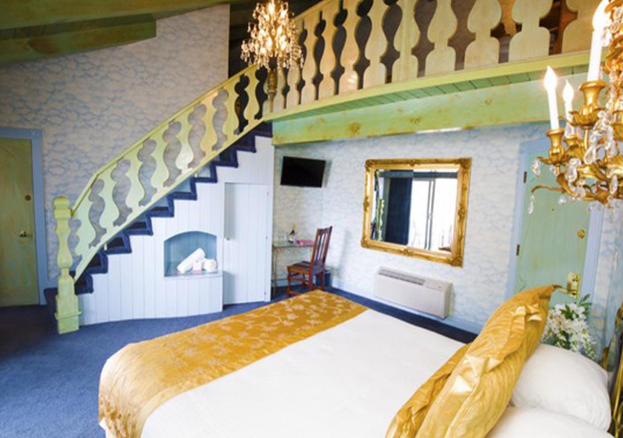 Sky Room at Madonna Inn