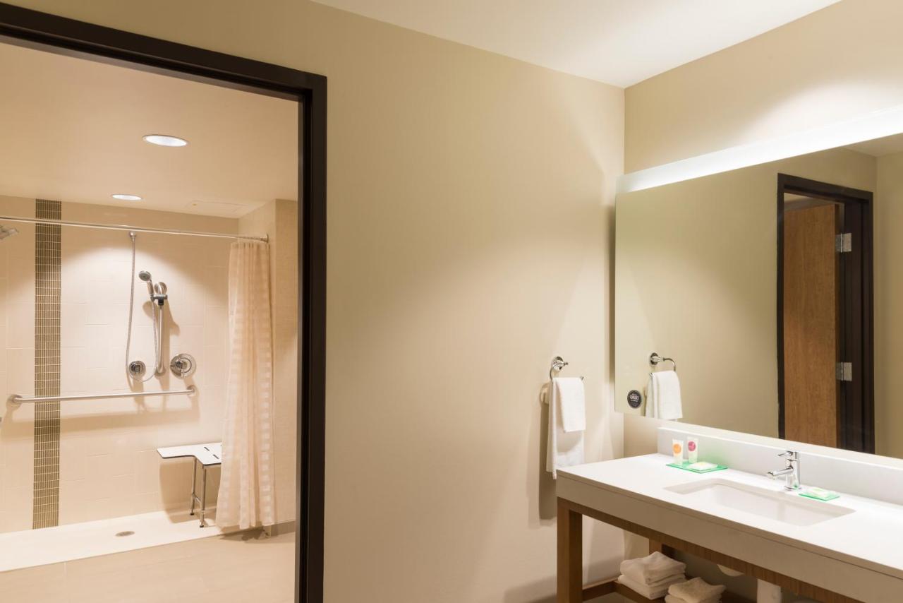 King Room with Shower - Disability Access at Hyatt Place Ann Arbor