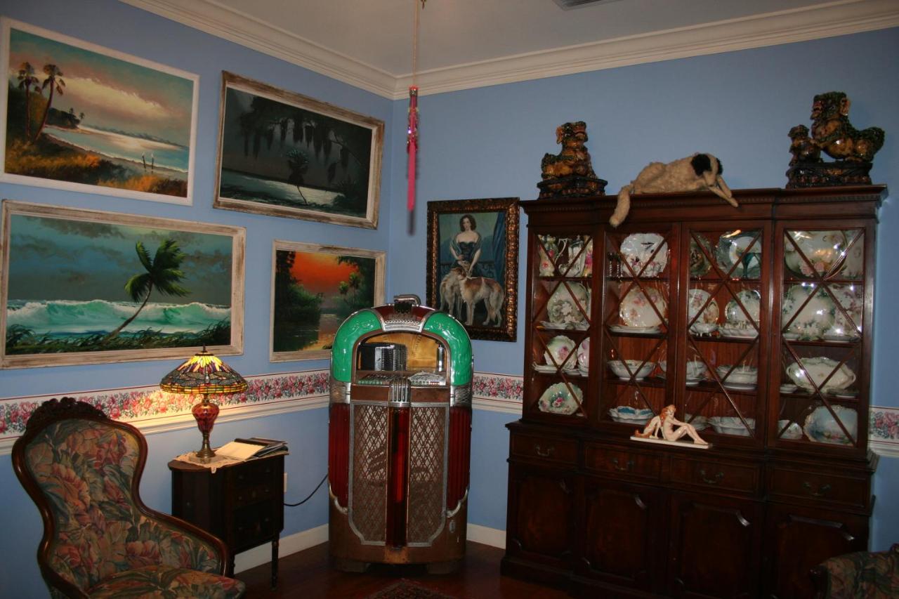 | Heron Cay Lakeview Bed & Breakfast