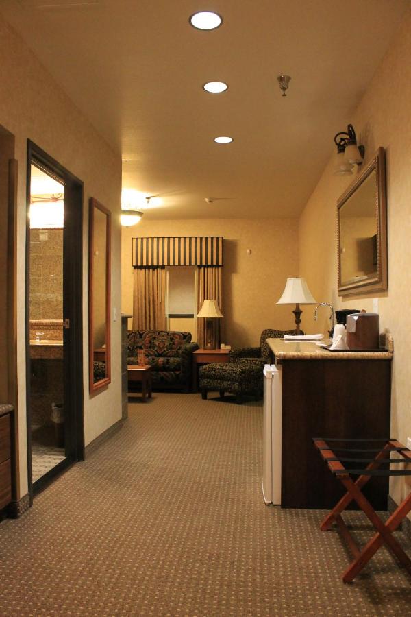  | Rushmore Express & Suites