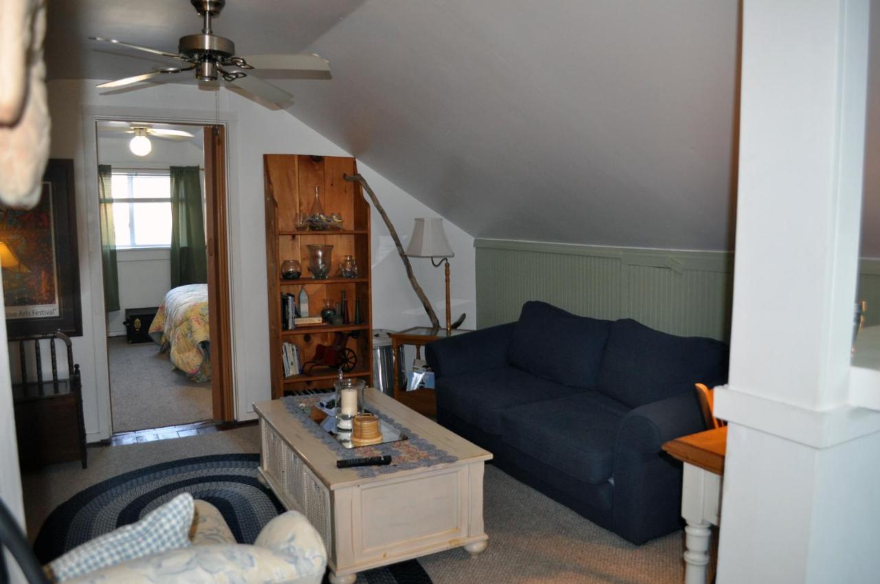 | Otter Creek Inn