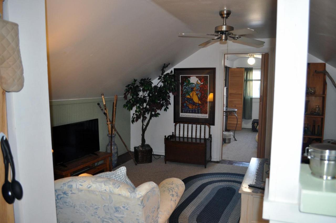 | Otter Creek Inn