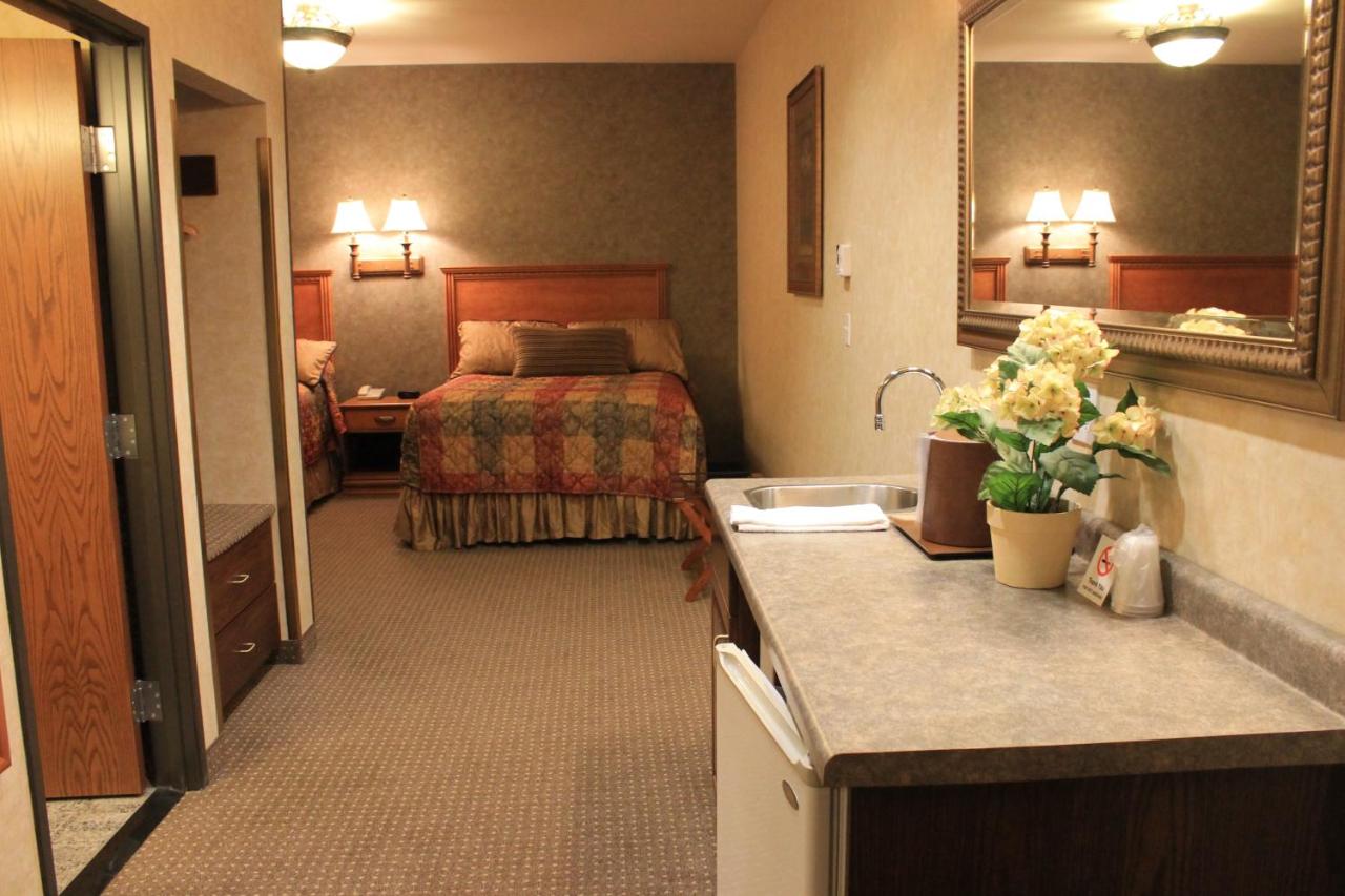  | Rushmore Express & Suites