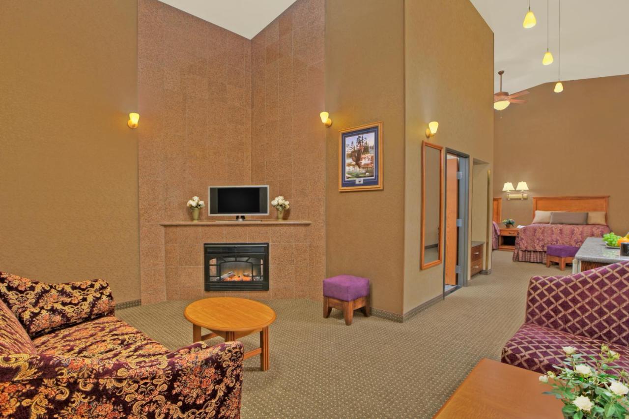  | Rushmore Express & Suites