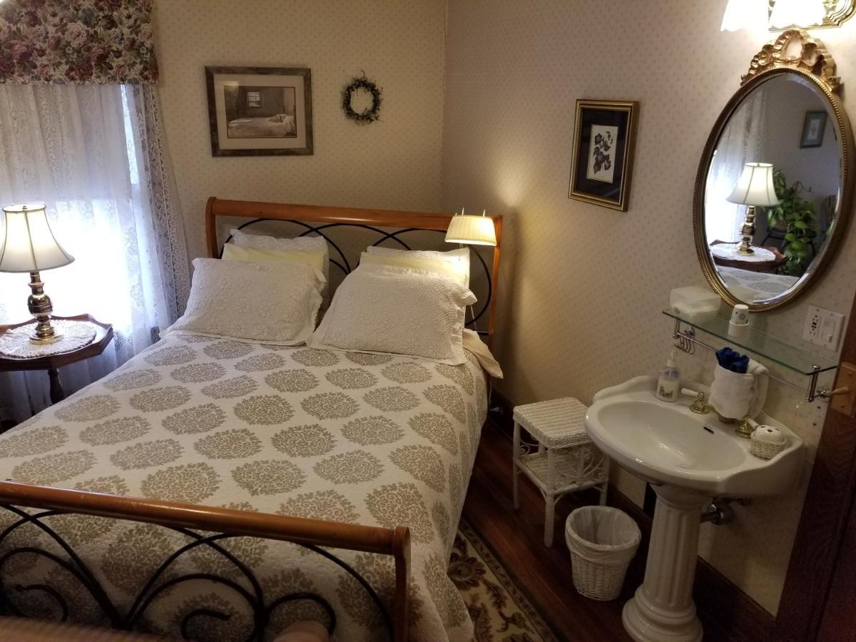 | Rose & Thistle Bed & Breakfast