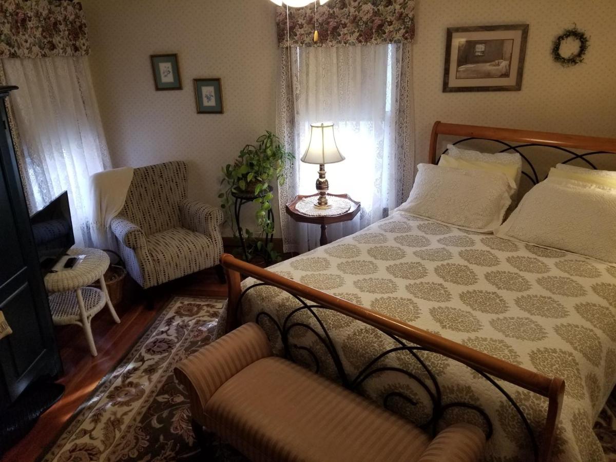 | Rose & Thistle Bed & Breakfast