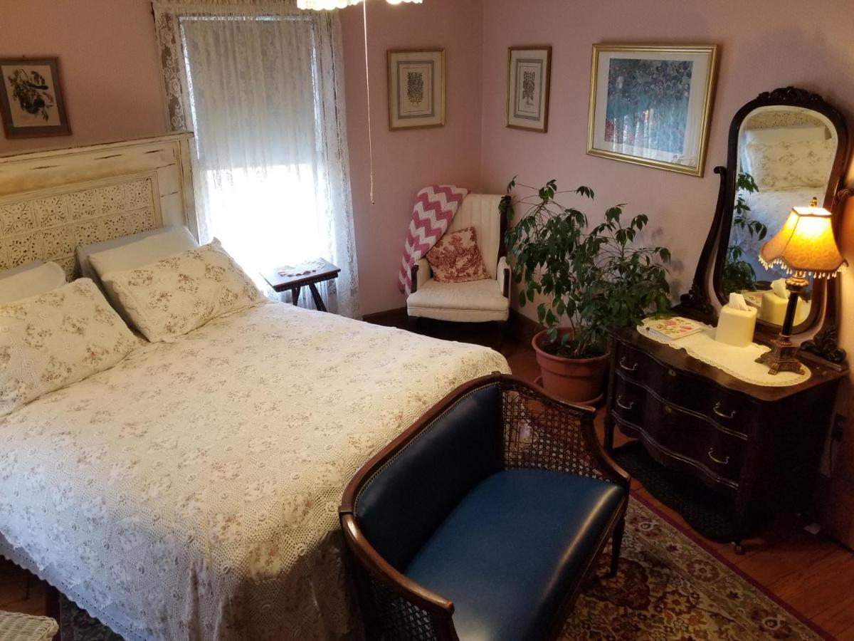 | Rose & Thistle Bed & Breakfast