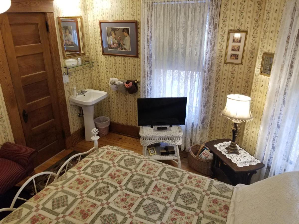 | Rose & Thistle Bed & Breakfast