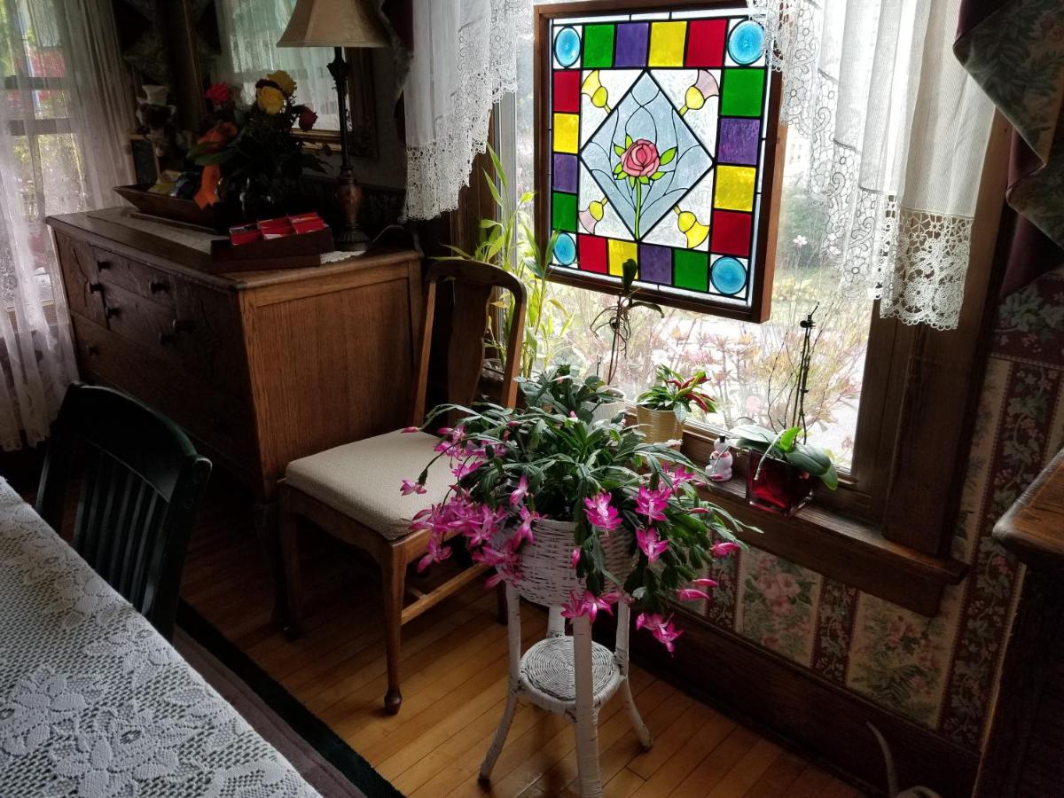 | Rose & Thistle Bed & Breakfast