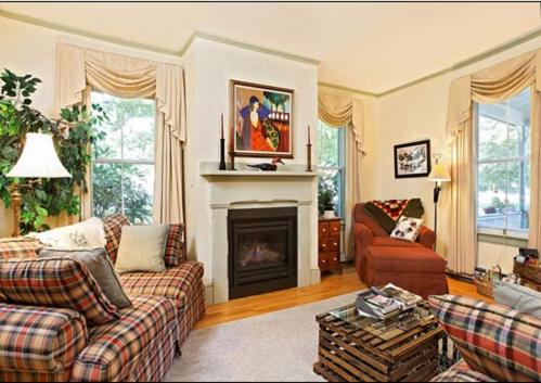 | Black Lantern B&B