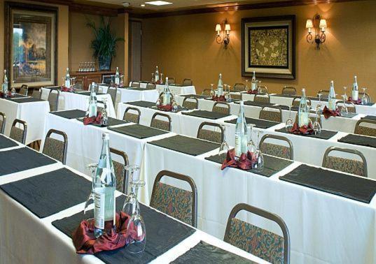 | Grand Gateway Hotel