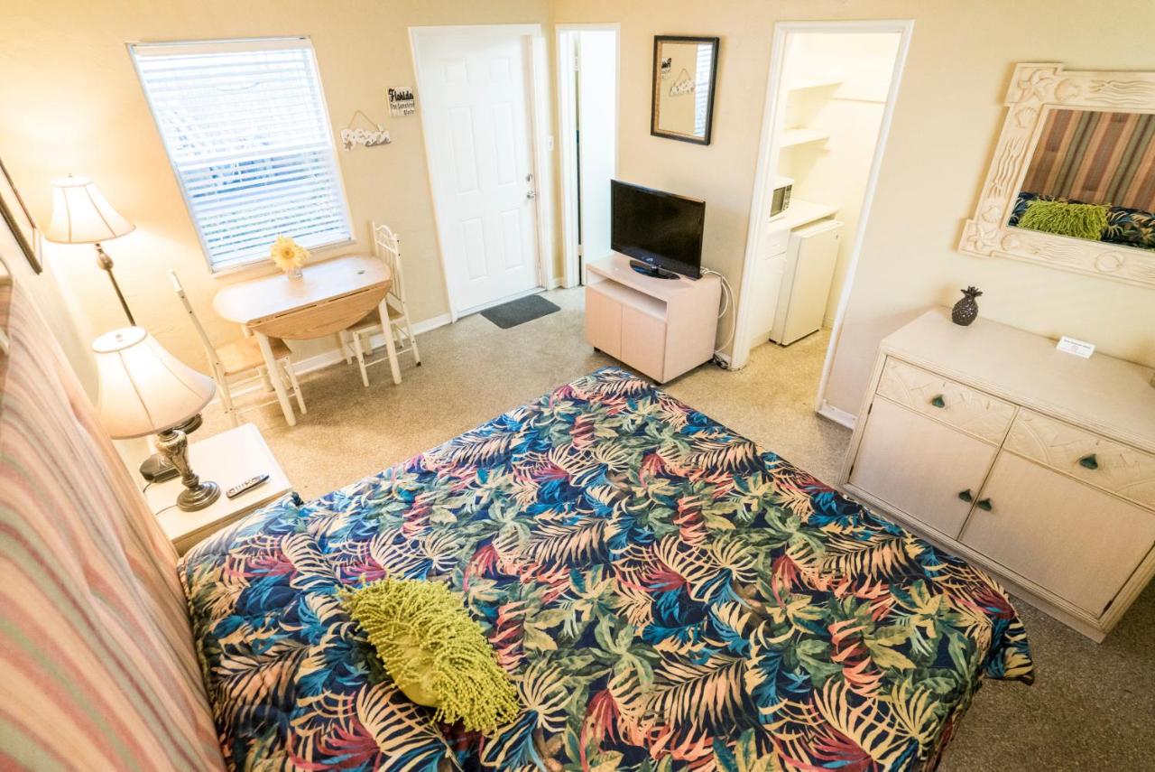 Deluxe King Room at Ocean Inn