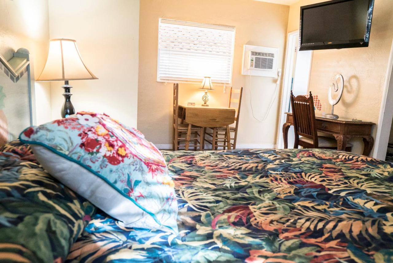 Deluxe Queen Room at Ocean Inn