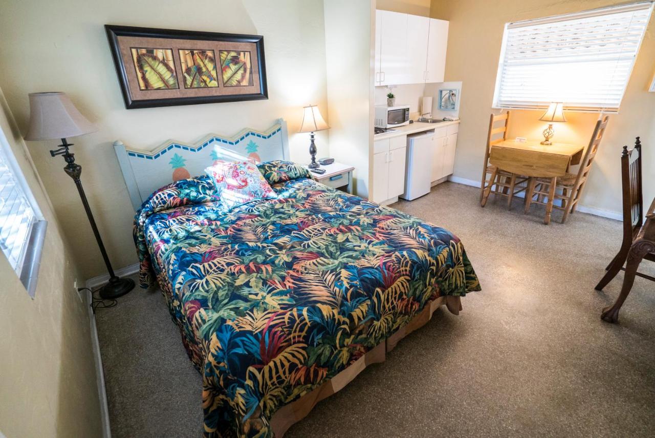Deluxe Queen Room at Ocean Inn