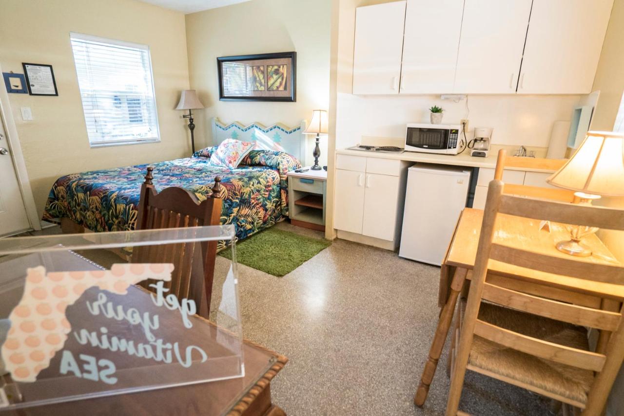 Deluxe Queen Room at Ocean Inn