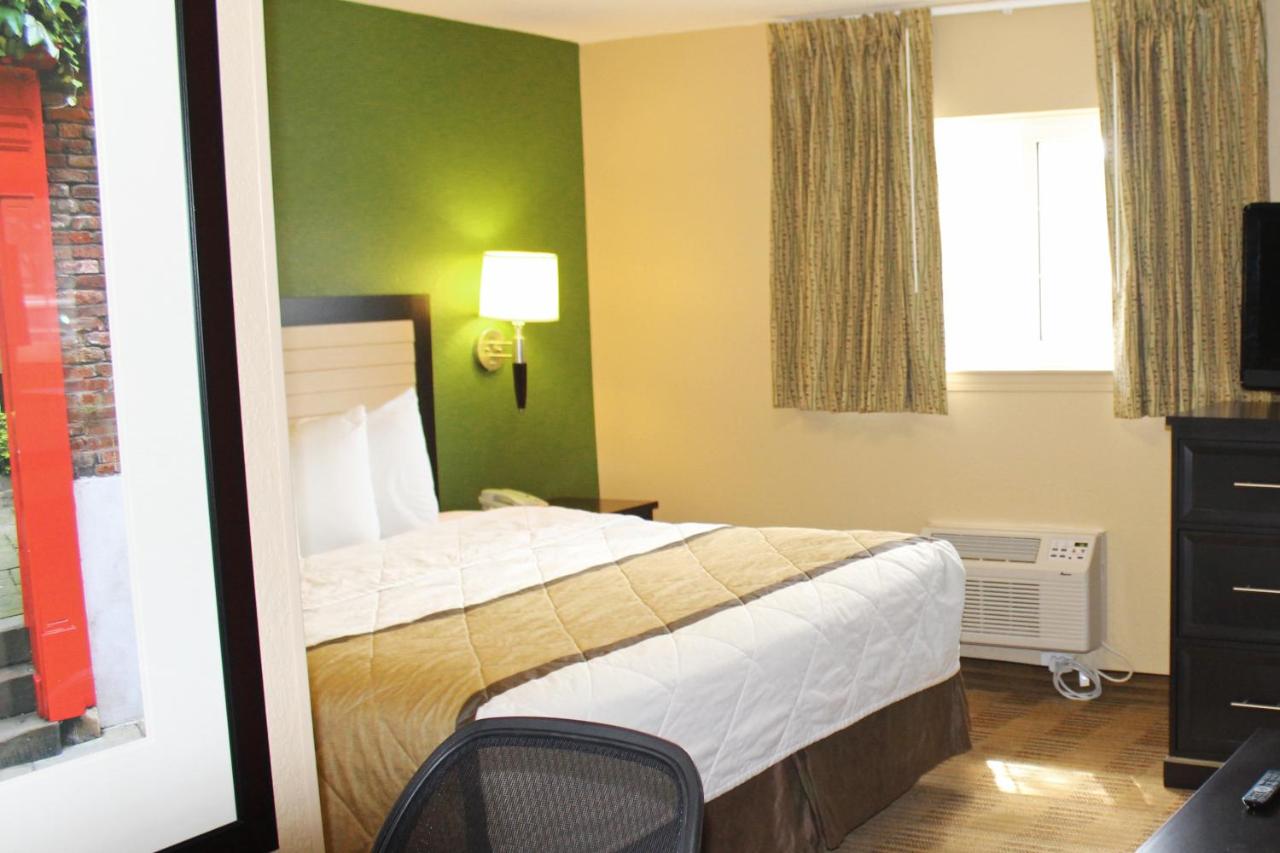 Studio with 1 King Bed - Non-Smoking at Extended Stay America Suites Chesapeake Greenbrier Circle