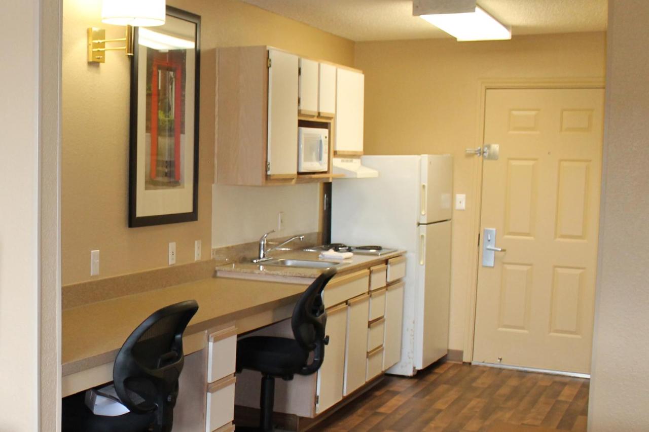 Deluxe Studio with 1 Queen Bed - Non-Smoking at Extended Stay America Select Suites - Houston - Sugar Land