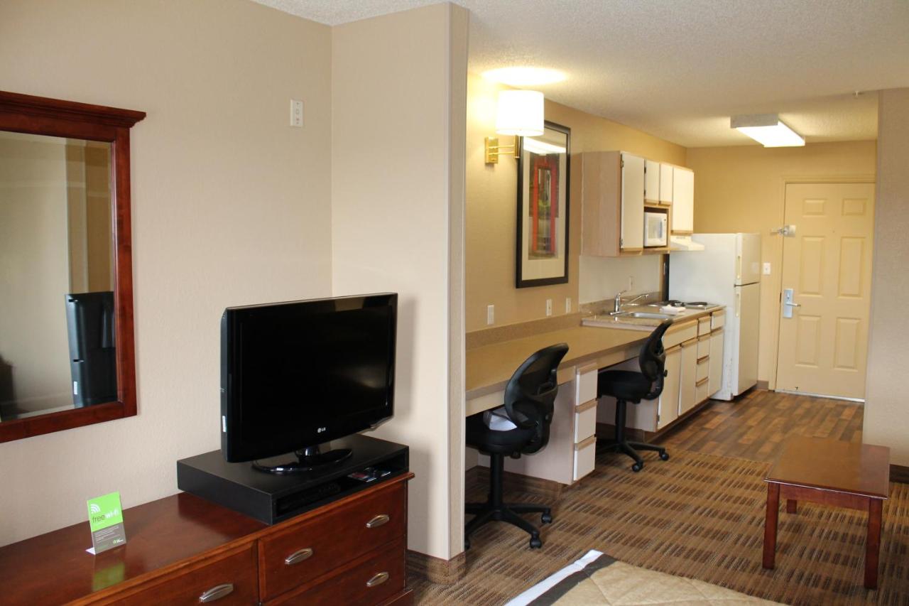 Deluxe Studio with 1 Queen Bed - Non-Smoking at Extended Stay America Select Suites - Houston - Sugar Land