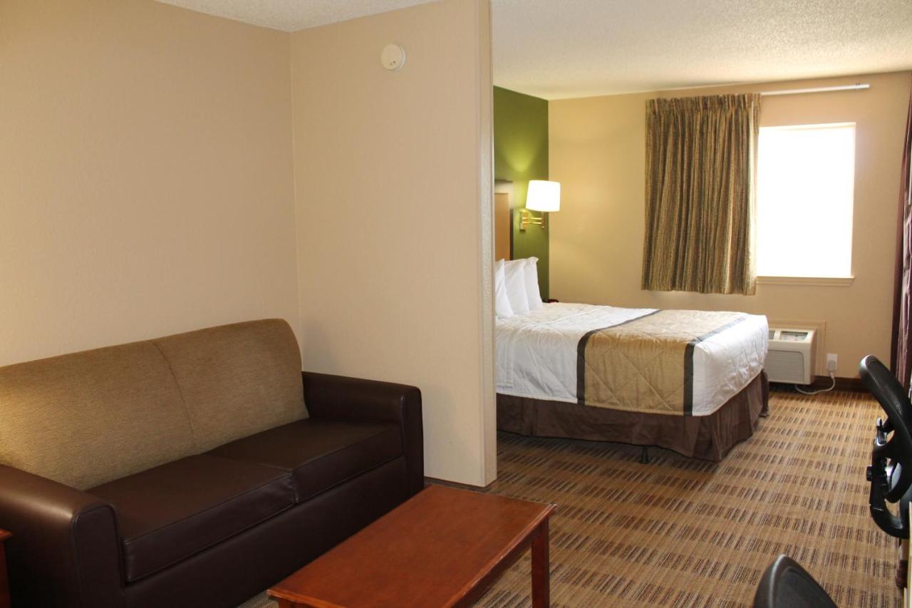 Deluxe Studio with 1 Queen Bed - Non-Smoking at Extended Stay America Select Suites - Houston - Sugar Land