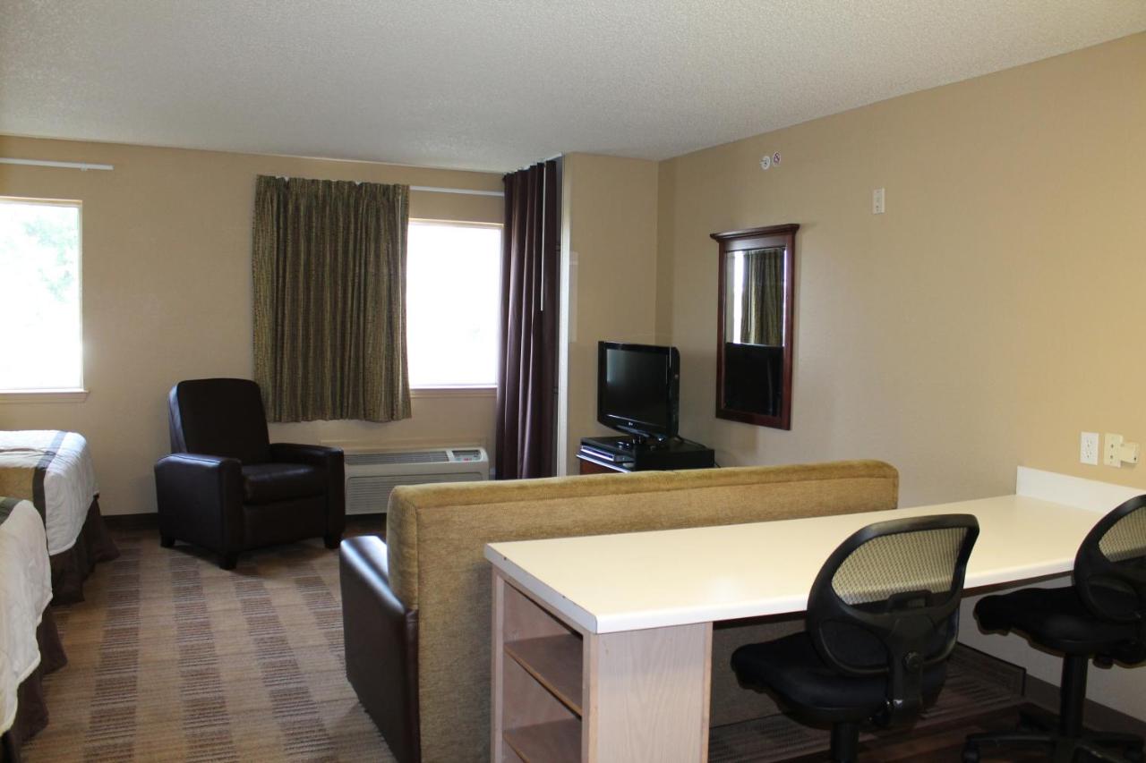 Studio with 2 Double Beds - Disability Access - Non-Smoking at Extended Stay America Select Suites - Houston - Sugar Land