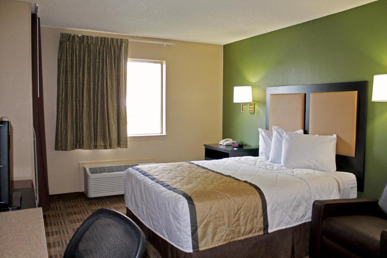 Queen Studio - Non-Smoking at Extended Stay America Select Suites - Houston - Sugar Land