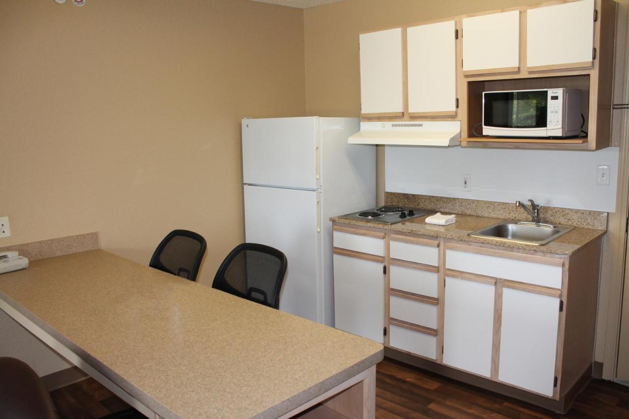Deluxe Queen Studio - Non-Smoking at Extended Stay America Select Suites - Houston - Sugar Land