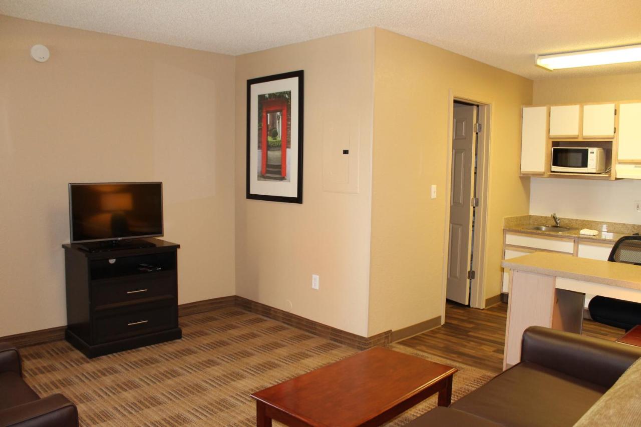 One Bedroom Suite with 2 Double Beds - Non-Smoking at Extended Stay America Select Suites - Houston - Sugar Land
