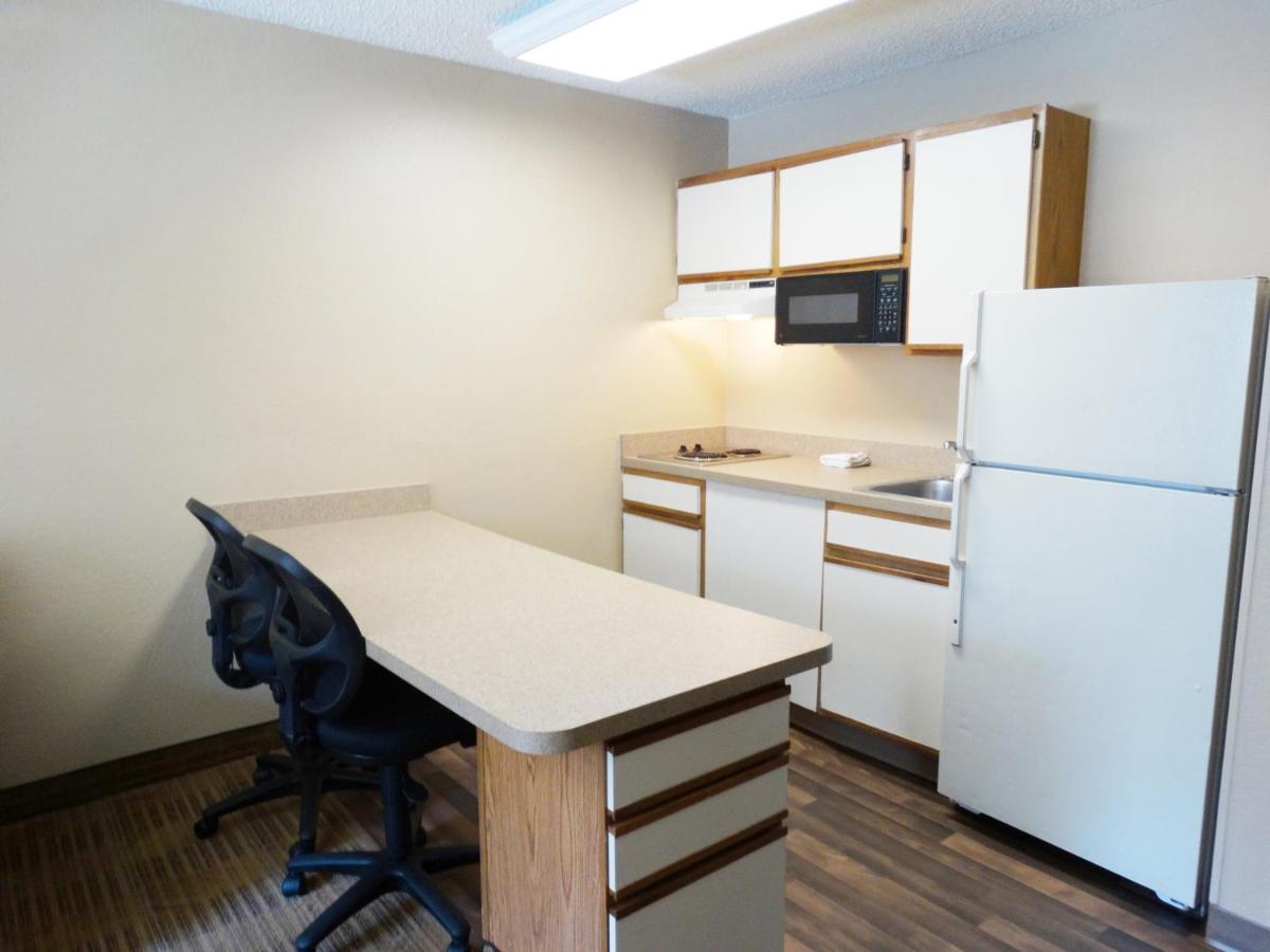 One Bedroom Suite with 1 Queen Bed - Non-Smoking at Extended Stay America Suites Boston Peabody