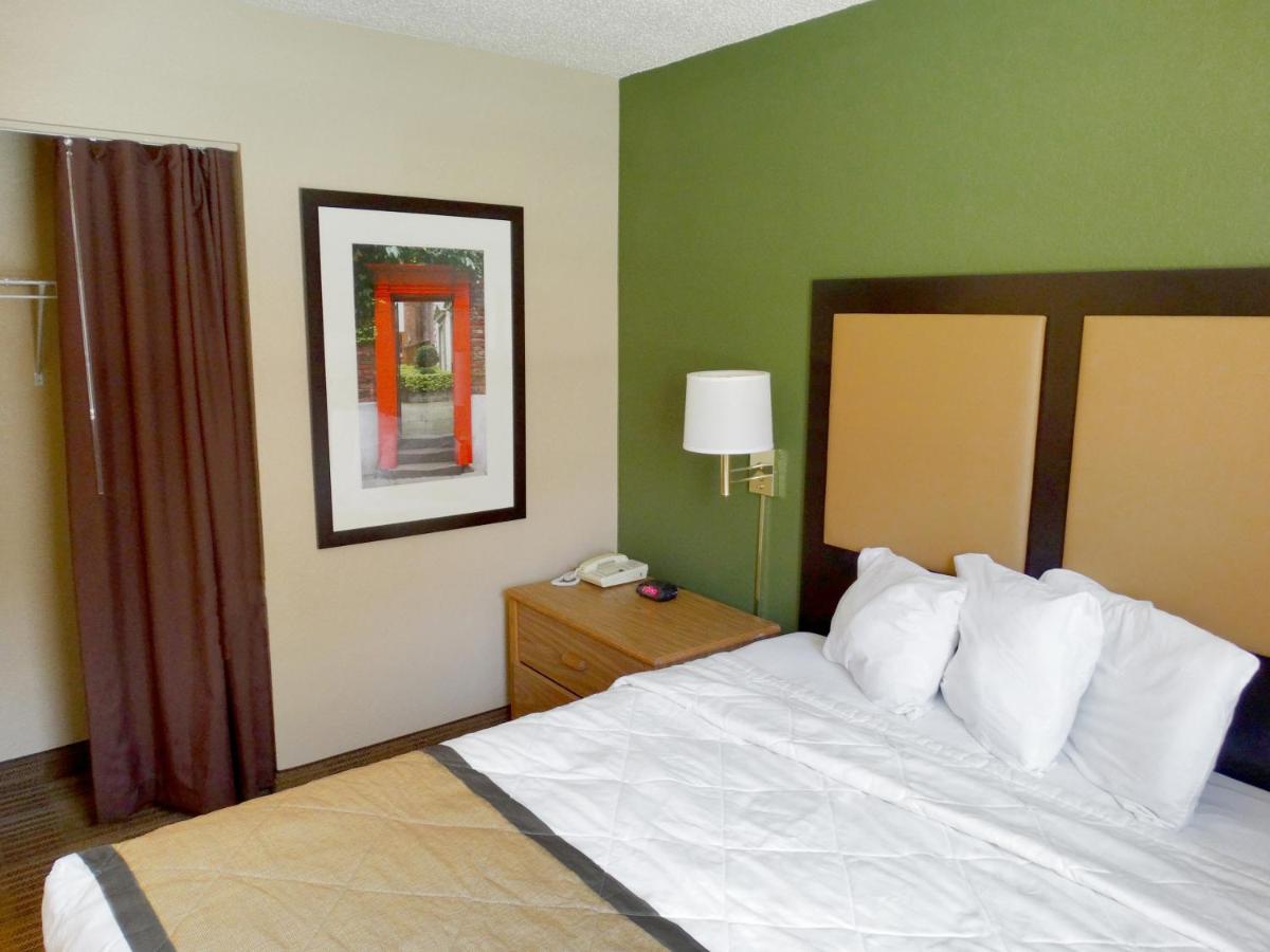 One Bedroom Suite with 1 Queen Bed - Non-Smoking at Extended Stay America Suites Boston Peabody