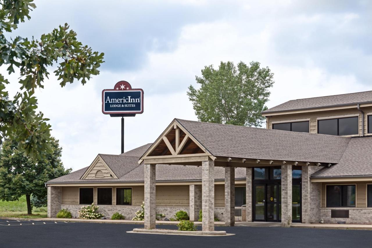 | AmericInn by Wyndham Tomah