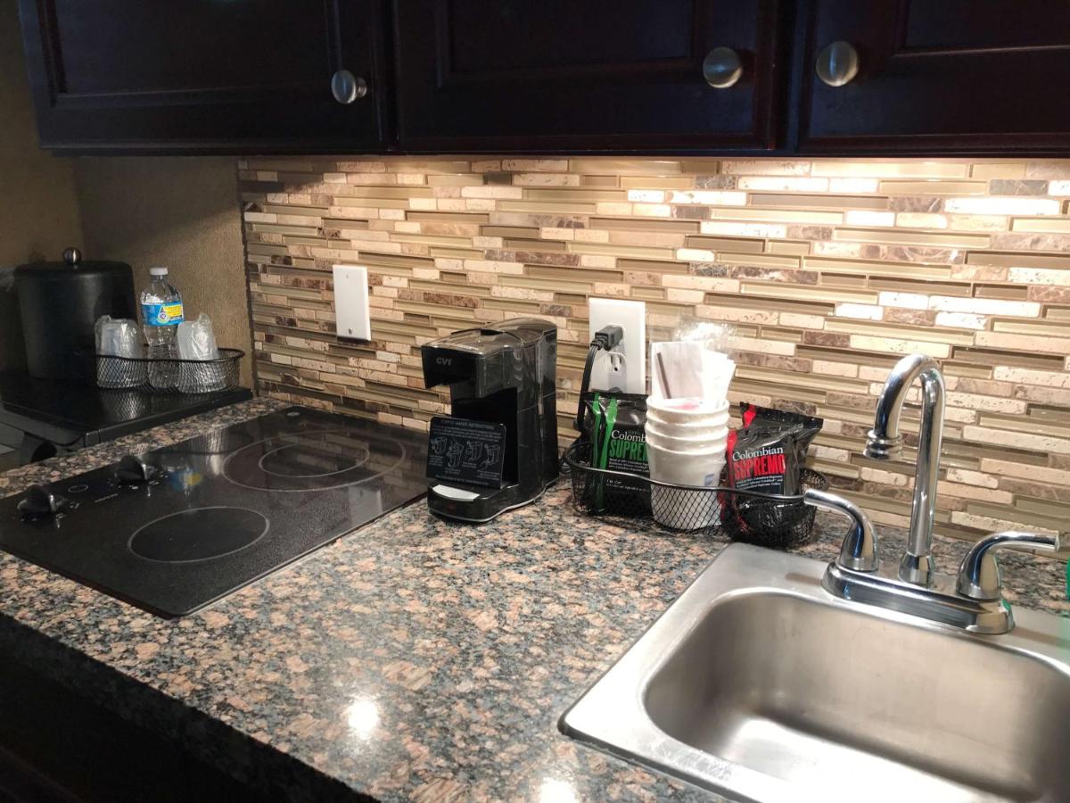 King Suite with Kitchenette - Non smoking at Best Western Yuma Mall Hotel & Suites