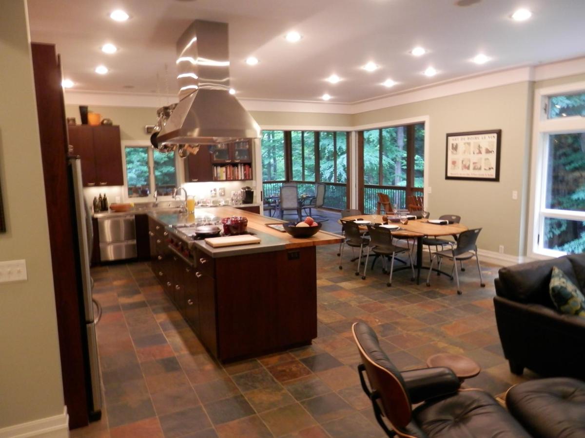 | Pigeon Creek Inn - Adults Only