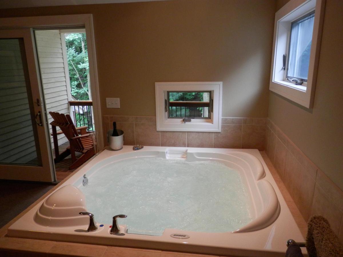 | Pigeon Creek Inn - Adults Only
